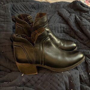 Cobb Hill Black Leather Ankle Boots